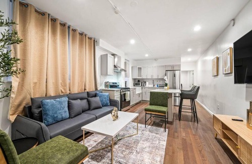 Southwark Apartment | New 1-BD in Prime Philly Location with King Bed