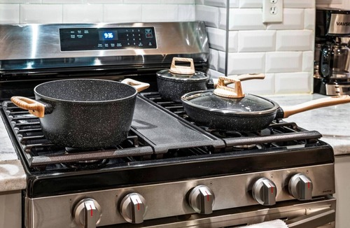 Southwark Apartment | New 1 BD in Prime Philly Location with King Bed