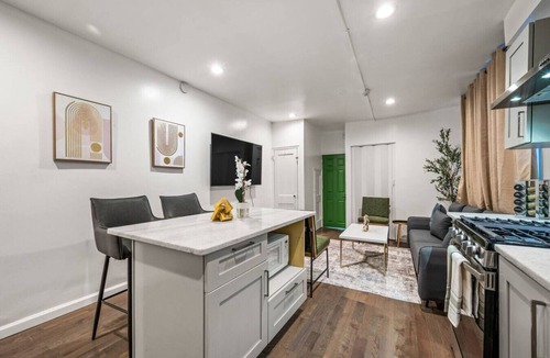 Southwark Apartment | New 1 BD in Prime Philly Location with King Bed