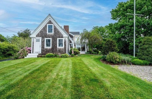 Barnstable House | New,4 Bedrm, 4 Bath Gorgeous Coastal Retreat, with Marsh Views Sleeps 12. Close to Beach, Harbor and Barnstable Village