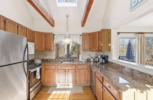 East Harwich House | New! 4BR Fire Pit, Ping Pong, Movie Room