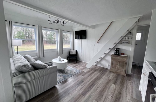 Conneaut Lakeshore Ski Chalet | *NEW ALL 6 Chalets by the Lake - Conneaut Lake, PA