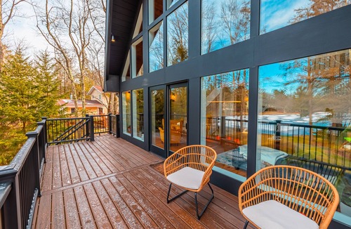 Pocono Summit House | New! All season lakefront house with hot tub!
