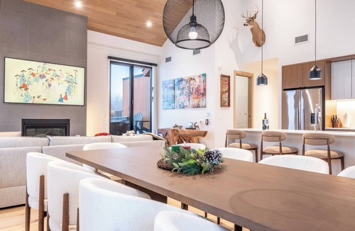 Versant Soleil Condo | New ! Arbora Tremblant Penthouse | Private Hot Tub + Rooftop Terrace