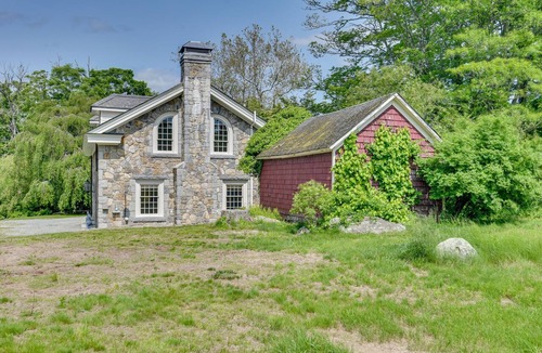Stonington House | NEW! Beautiful Stone House Near Mystic, Beaches & Foxwoods. Pets Welcomed.