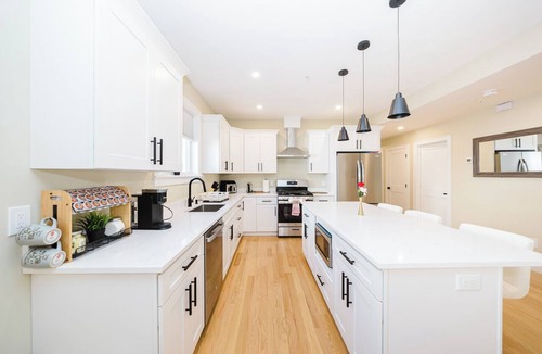 West Codman Hill - West Lower Mills Apartment | New Built & Modern 3BR Boston w/Parking, Pet Friendly near Franklin Park 602