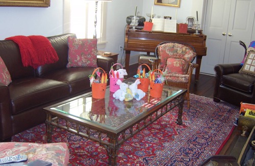 New Canaan House | New Canaan-Great Fairfield County Location. Walk to Town. Walk to Train
