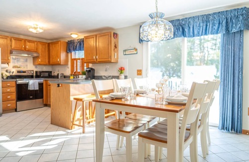East Dennis House | NEW! Charming 3-Bedroom House in Dennis Fire Pit | Private Yard | Cul-de-Sac