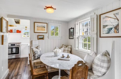 Commercial Street Cottage | *NEW* Classic Beach Cottage, Parking, West End