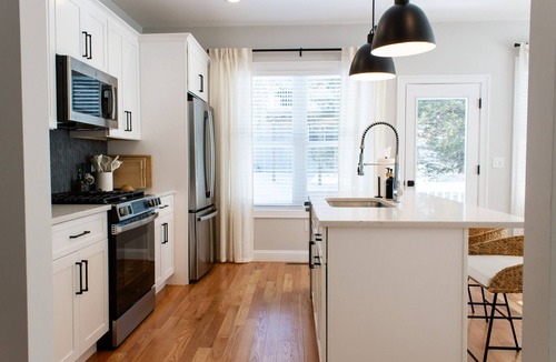 Saunderstown House | NEW Coastal Designer Escape I Private Beach + Near Newport