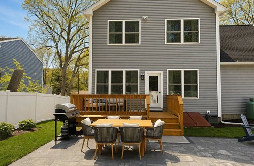 Saunderstown House | NEW Coastal Designer Escape I Private Beach + Near Newport