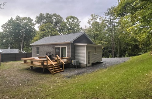 Arlington House | New, cottage with Mountain views 1-bedroom with WiFi and AC in Sunderland