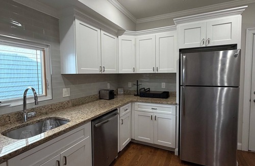 East Somerville Apartment | New - Cozy 2br - Near Union Sq - Family Friendly