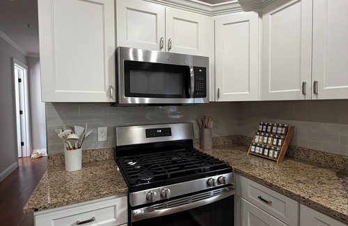 East Somerville Apartment | New - Cozy 2br - Near Union Sq - Family Friendly