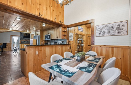 Gilford House | [NEW] Cozy Cabin near Gunstock & Lake Winni