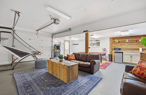 Gilford House | [NEW] Cozy Cabin near Gunstock & Lake Winni