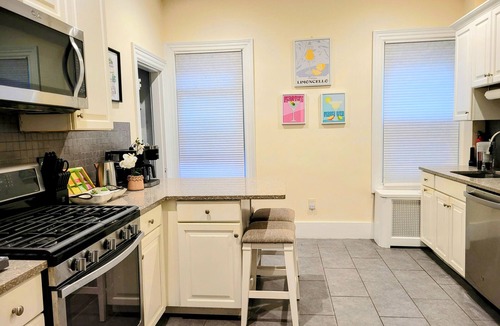Mid-Cambridge Apartment | New England Charm Meets Modern Luxury, Harvard SQ