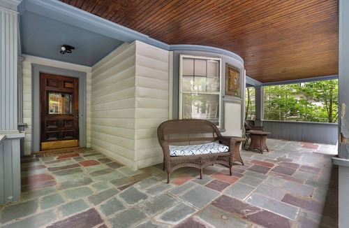 Mid-Cambridge Apartment | New England Charm Meets Modern Luxury, Harvard SQ