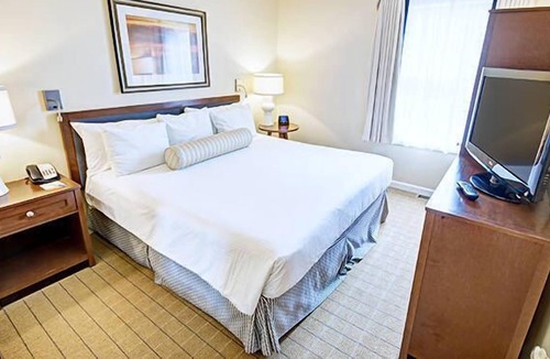 The Point Resort | New England Charm - Waterfront 2BR Deluxe w/ Fishing, Sailing, Croquet & More