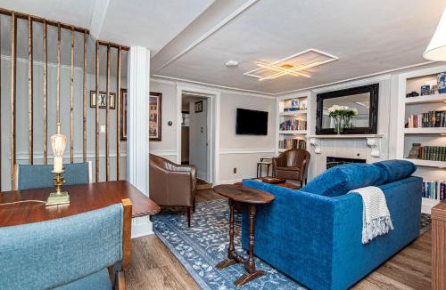 College Hill Apartment | New England Scholar Style Retreat, walk to Brown and RISD