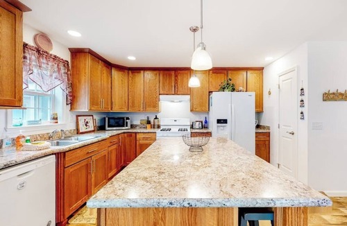 York Beach House | New home 3 blocks to Long Sands Beach with alfresco living