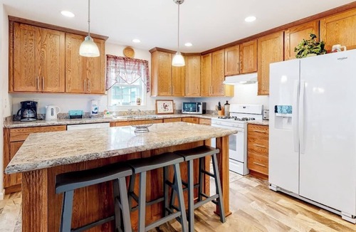 York Beach House | New home 3 blocks to Long Sands Beach with alfresco living