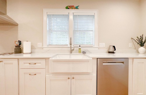 Rye House | NEW HOME! Sleeps 10 4Bdrm/4Bath PRIVATE LOT- Jenness Beach Gem!