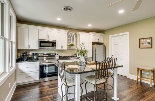 Akron Condo | NEW in 2024, 'Litfin Loft' - Village of Akron