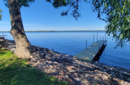 Three Mile Bay House | New Lakefront Gem- 140ft Private Shoreline & Dock, AC, Kayaks, Firepit