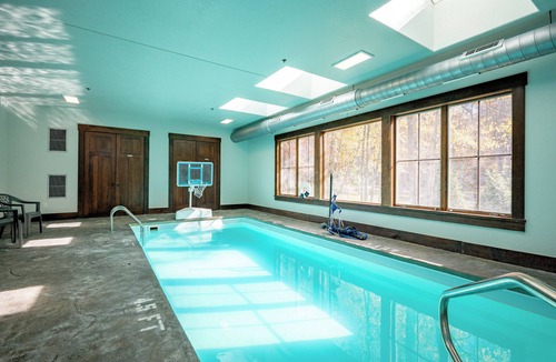 Waterfront Greens House | New! Lakefront Home w/Private Pool & Hot Tubs