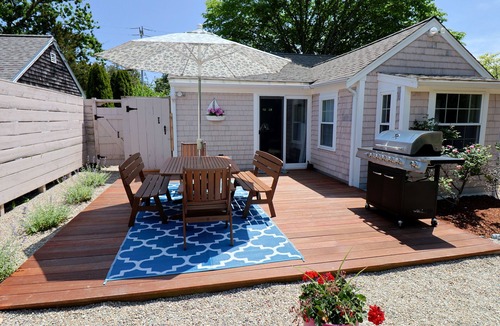 East Dennis Cottage | New Listing-Cozy Cottage. Short Walk to North Side Beaches Near Sesuit Harbor