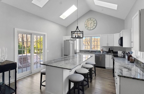 Wellfleet House | NEW LISTING! Newly-Constructed Wellfleet Center 4BD-A/C, Patio, Walk to Main St, Less than 1 Mi to Mayo (Code:WREDE)