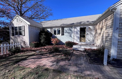 Harwich House | NEW LISTING! Newly-Renovated 4BD-Mill Pond Views, A/C, Deck, Enclosed Outdoor Shower