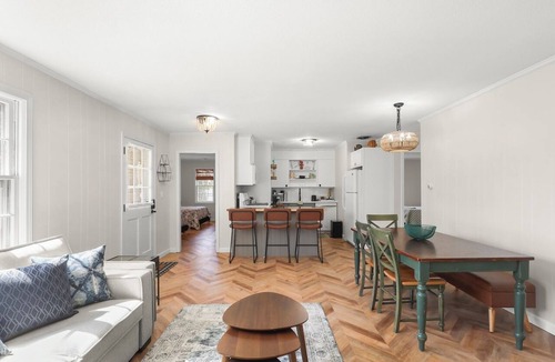 Hyannis Apartment | [New Listing] Walk To Beach, Main St, Harbor. Beautifully Renovated - Captain Gosnold Village