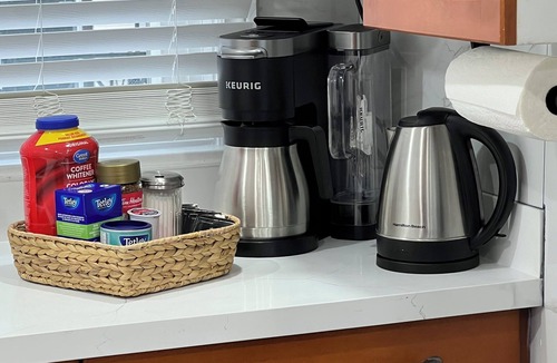 Downtown Apartment | NEW LOFT NEAR NIAGARA FALLS, WINERIES, FREE PARKING, WI-FI, NETFLIX, VERY CLEAN