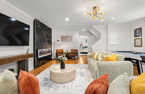 Mission Hill House | New Lux Boston Stay | Fenway|Longwood|Downtown|Gym