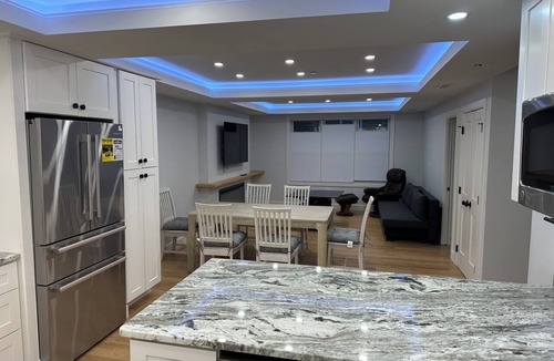 Winter Hill Apartment | New luxury 2 bed/2 bath apt with EV charger