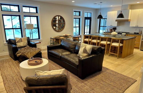 Stowe Area House | NEW Luxury 5BR Stowe Townhome, Sleeps 12 + Arcade Room, Foliage & Bike Trails