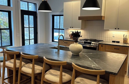 Stowe Area House | NEW Luxury 5BR Stowe Townhome, Sleeps 12 + Arcade Room, Foliage & Bike Trails