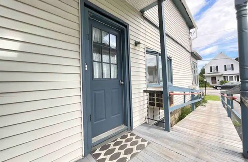 Rimmon Heights Apartment | NEW - Mins to Concord/Nashua - Driveway Parking - In Unit W/D - Backyard - Patio