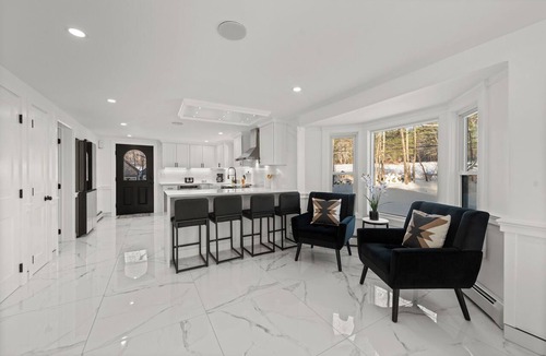 Moultonborough House | NEW! Modern Barrel Getaway - HOT TUB & Game Room