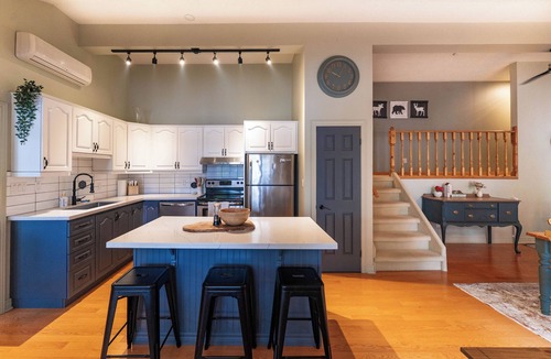 Haliburton Cottage | NEW! Modern Lake House - 5 min to Haliburton