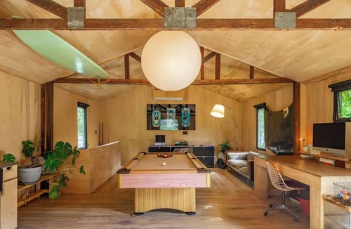 Napeague House | New Modern Minimalist Zen Den. New gunite pool. close to ocean. and the clam bar