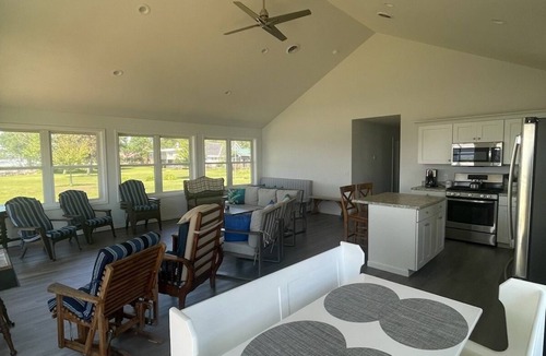 Sandy Creek House | New NEW Low Price, On Water, Golfing & Fishing, Amazing Sunsets, Sleeps 7