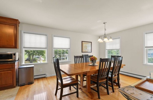 Wareham Center House | NEW! On The Shore - Swifts Beach - Sleeps 8