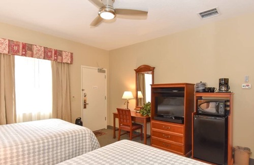 National Gardens Condo | NEW! Ormond Beach Retreat! WiFi and Pool!