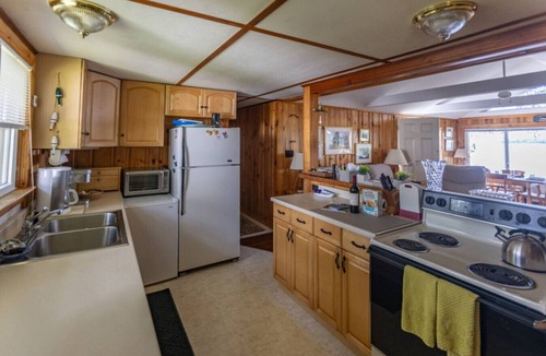 East Boothbay House | New! Peaceful waterfront retreat in East Boothbay overlooking Linekin Bay