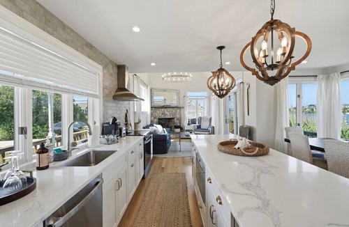 Matunuck House | New Premier Waterfront Home 3 Master w dock