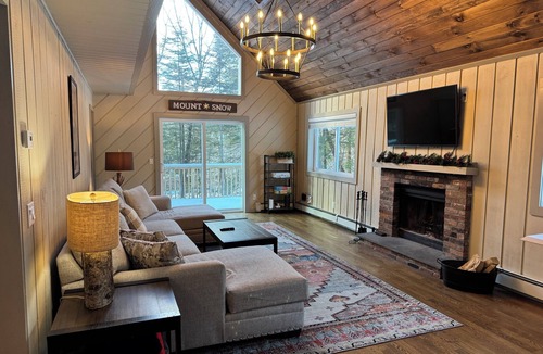 West Dover Ski Chalet | NEW Private Chalet - 4 mins to Mt Snow