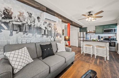 Wallingford Center Apartment | New Railside Residents